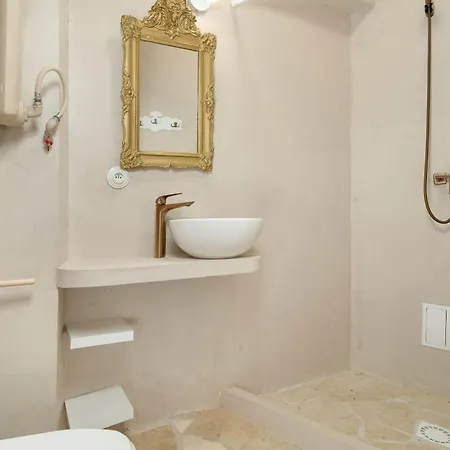 Apartment Spacious And Bright With Balcony Near Mtp By Renters Poznan