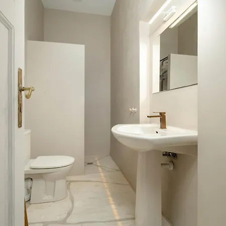 Spacious And Bright With Balcony Near Mtp By Renters * Poznań