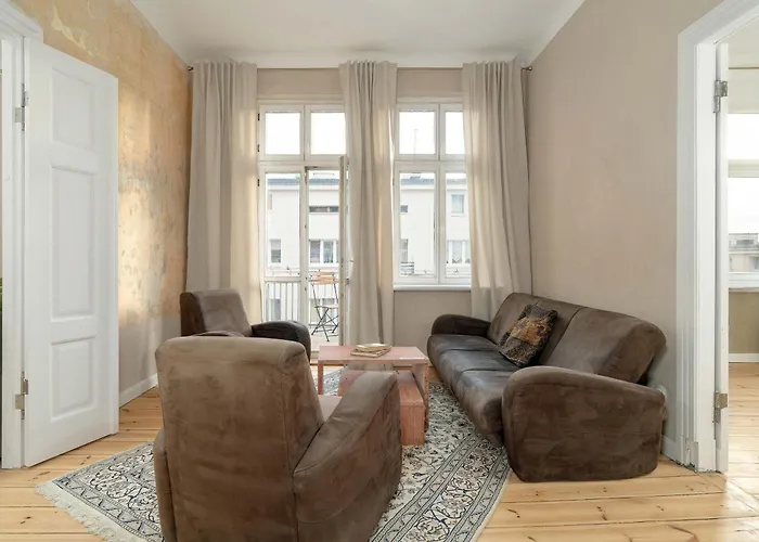 Spacious And Bright With Balcony Near Mtp By Renters Poznan